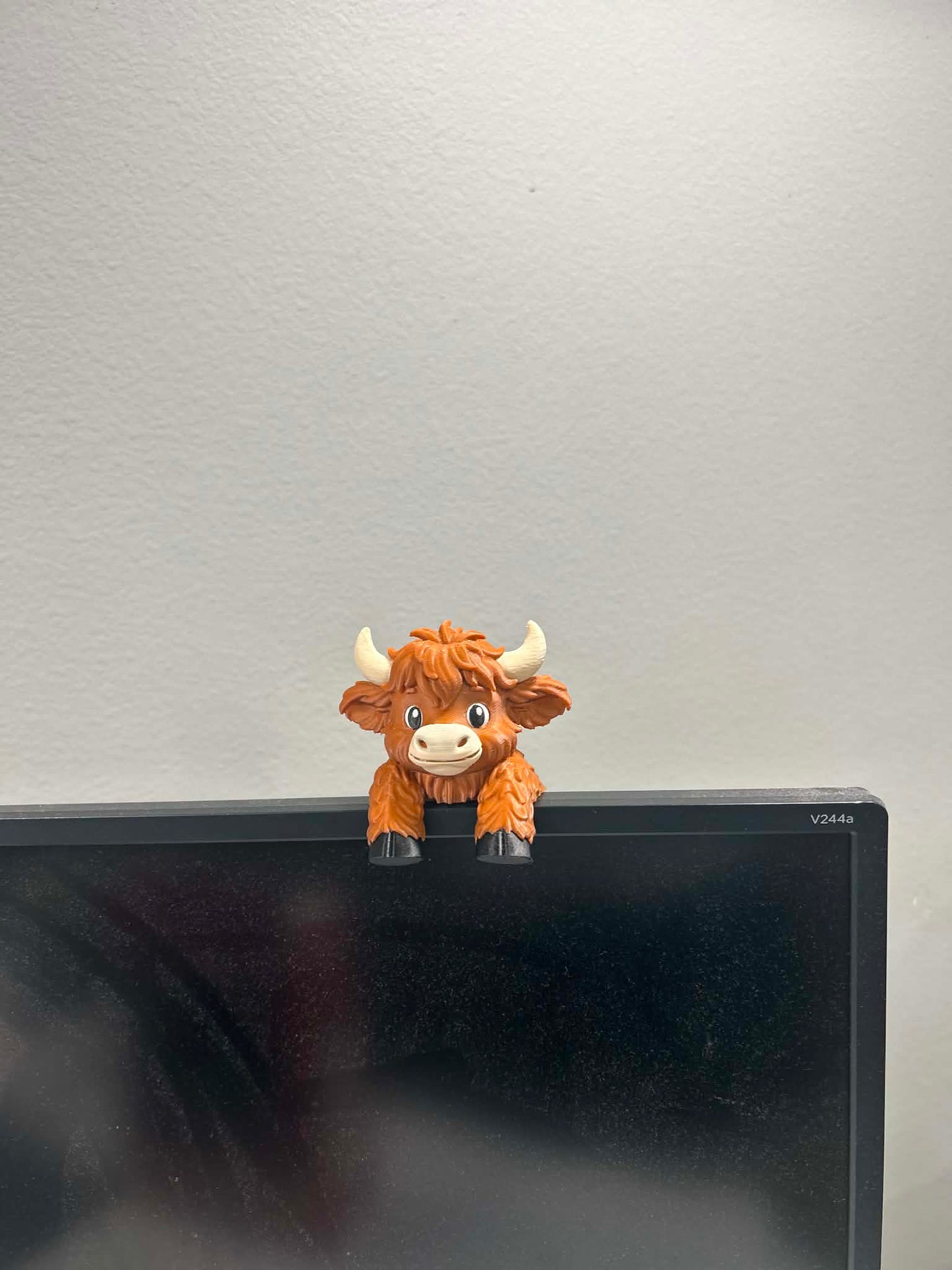 3D Printed Highland Cow Monitor Buddy