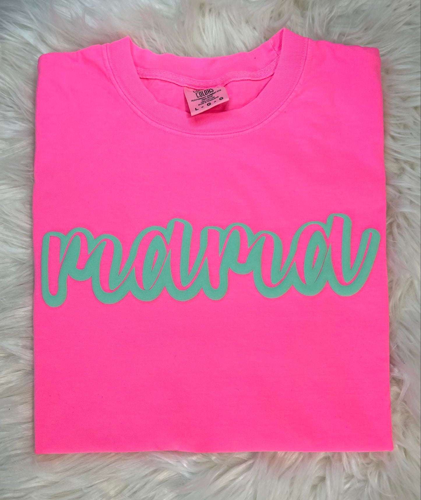 Mama Cursive Outline Puff Print