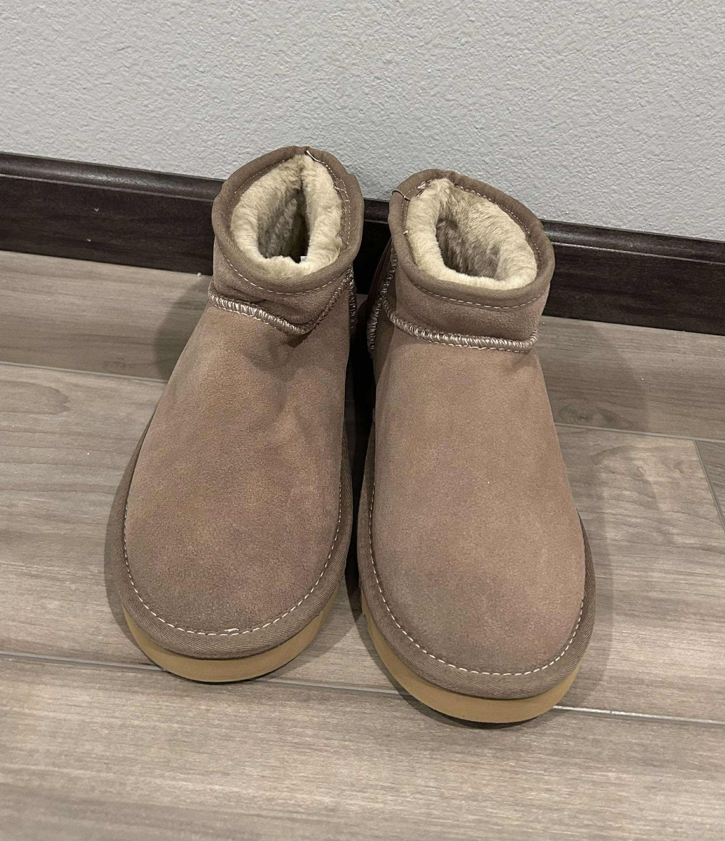 RTS Women’s Branded Fur Lined Boot