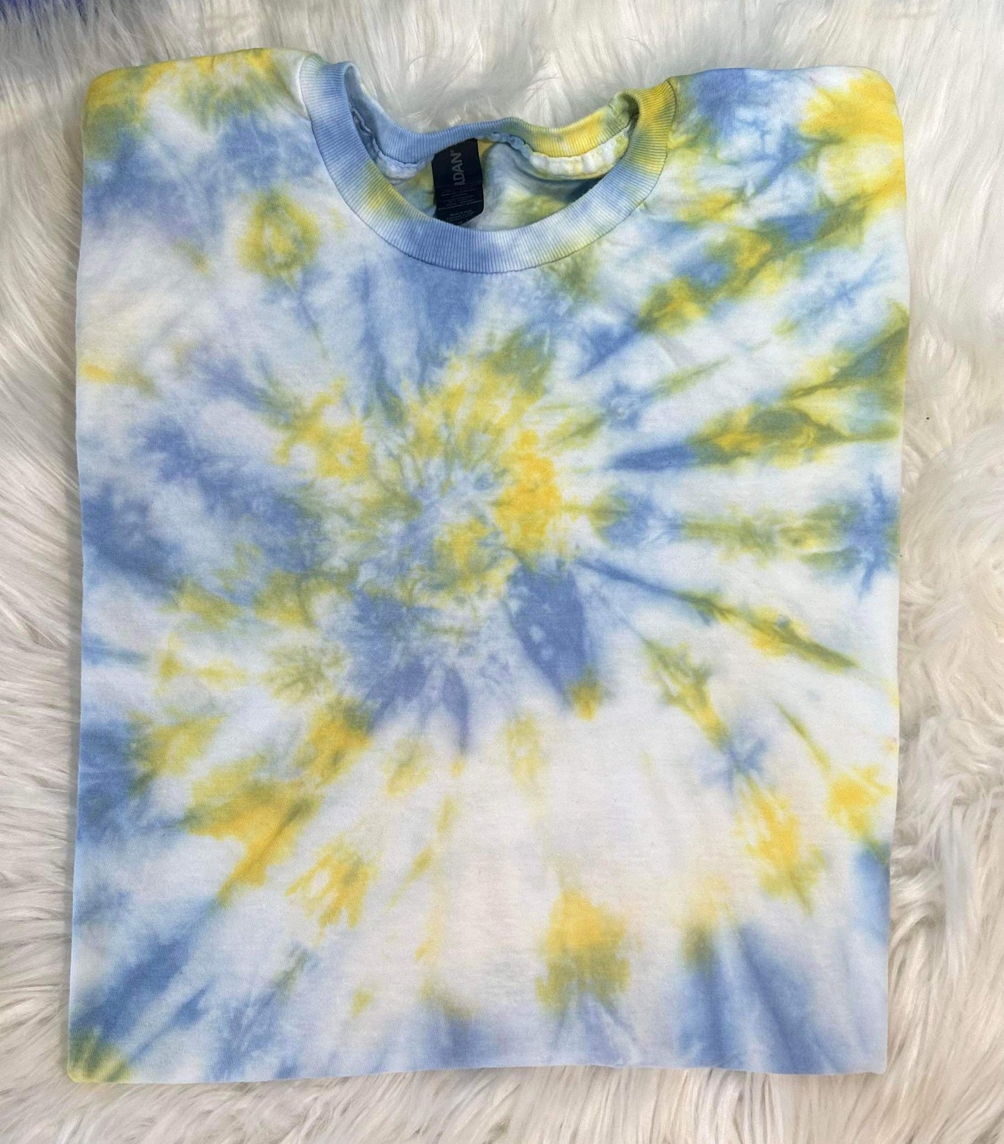 Blank Tie Dye Top in Blueberry Lemonade