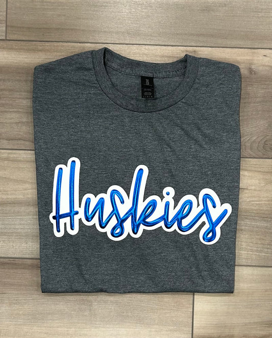 RTS Huskies Puff print with outline Top