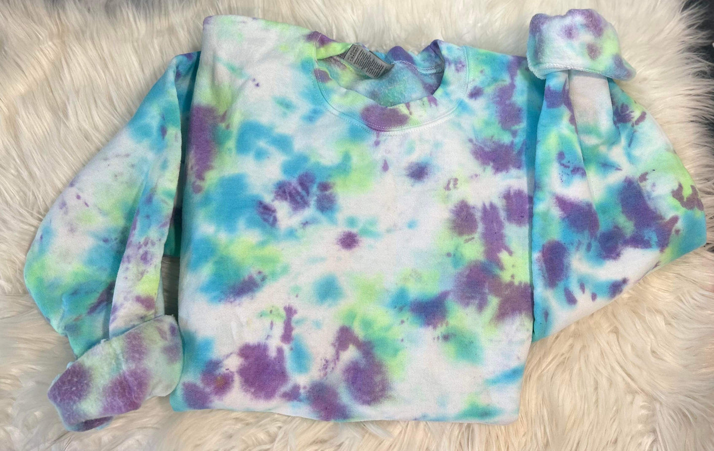 Blank Tie Dye Top in M0nsters 1NC.