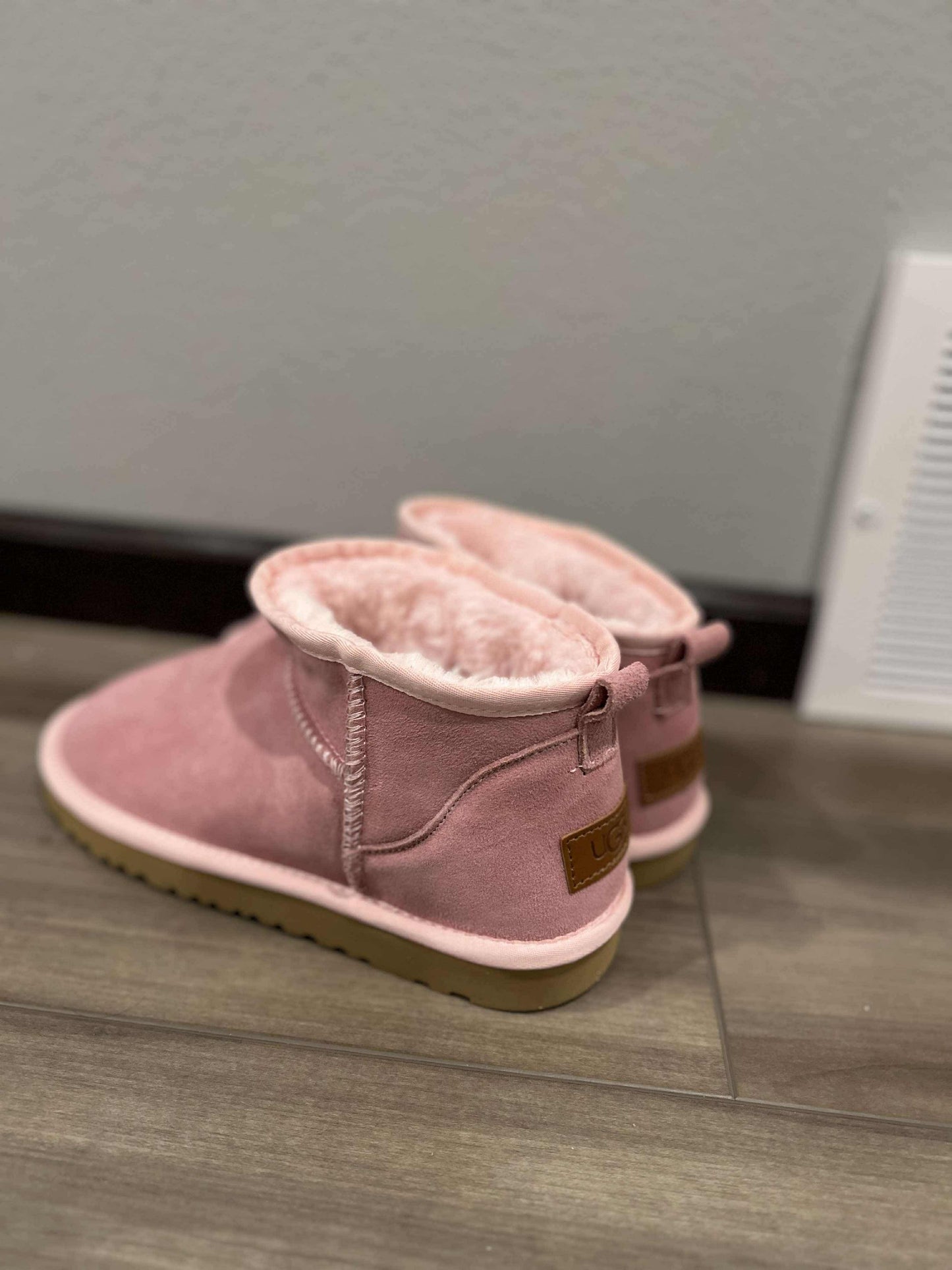 PRE ORDER Branded Women’s Fur Lined Boots