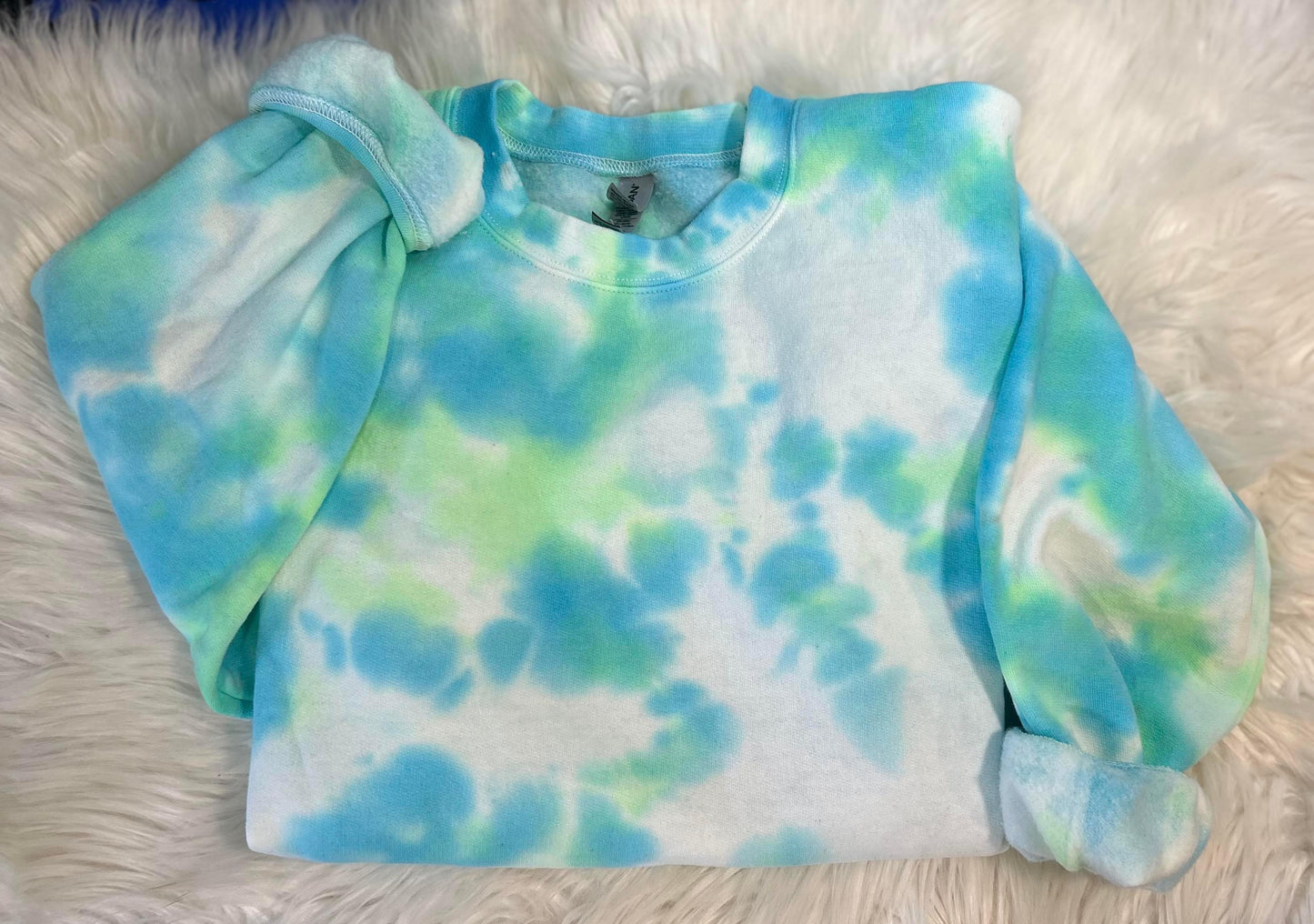 Blank Tie Dye Top in Ocean Blue