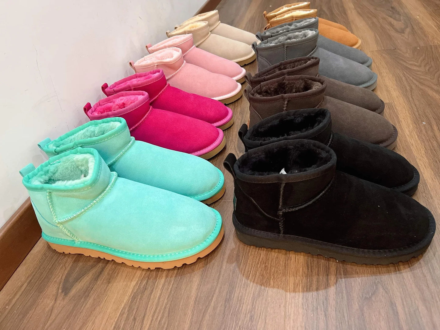 PRE ORDER Branded Women’s Fur Lined Boots