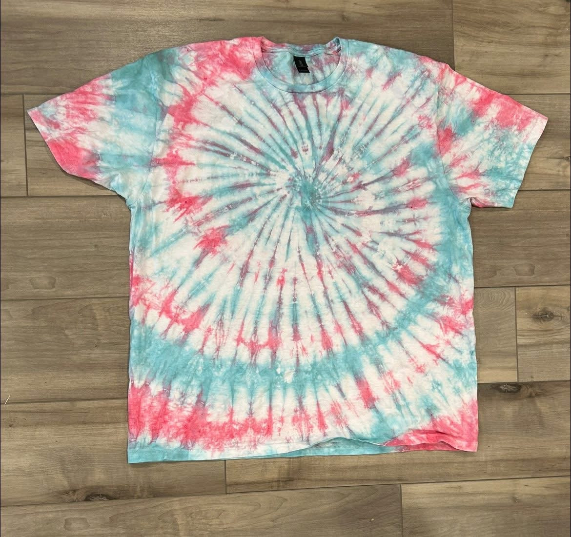 Blank Tie Dye Top in Bubblegum Breeze