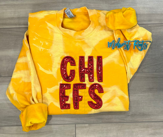 Ch1efs Faux Sequins Bleached Sweatshirt in Gold