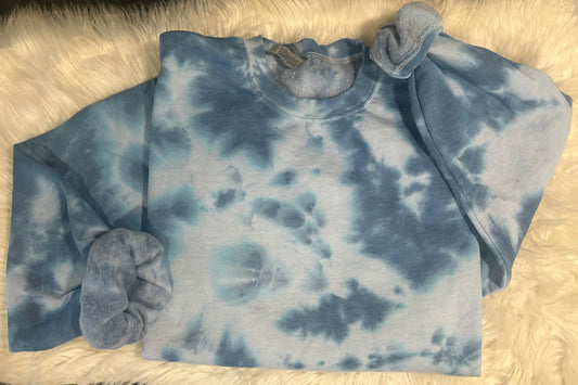Blank Tie Dye Top in Blue